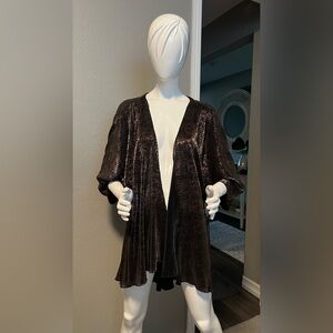 LulaRoe Lindsey Black and Gold Kimono size L